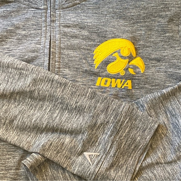 Antigua Gray Iowa Women’s Medium 1/4 Zip Pullover - Picture 9 of 9